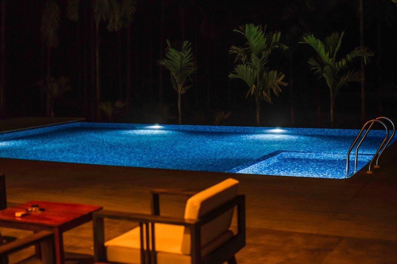 Stayvista At Tall Silver With Infinity Pool & Breakast ماديكيري المظهر الخارجي الصورة